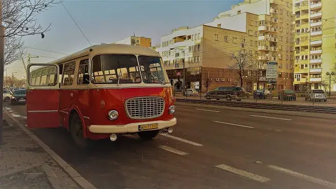 Piękny brzeg – Ogórkiem po Żoliborzu.