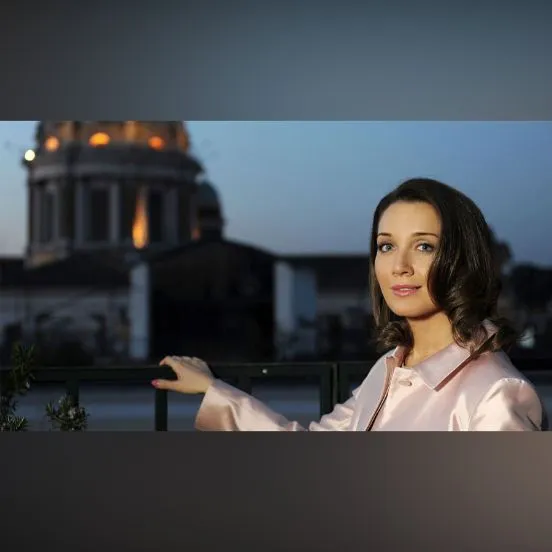 Carly Paoli