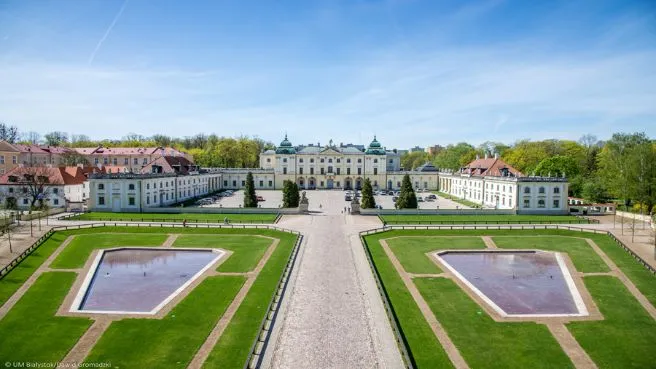 Dziedziniec Pałacu Branickich