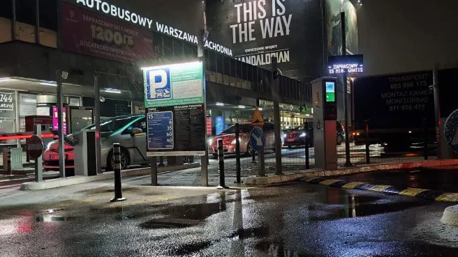 Parking przy Dworcu Zachodnim