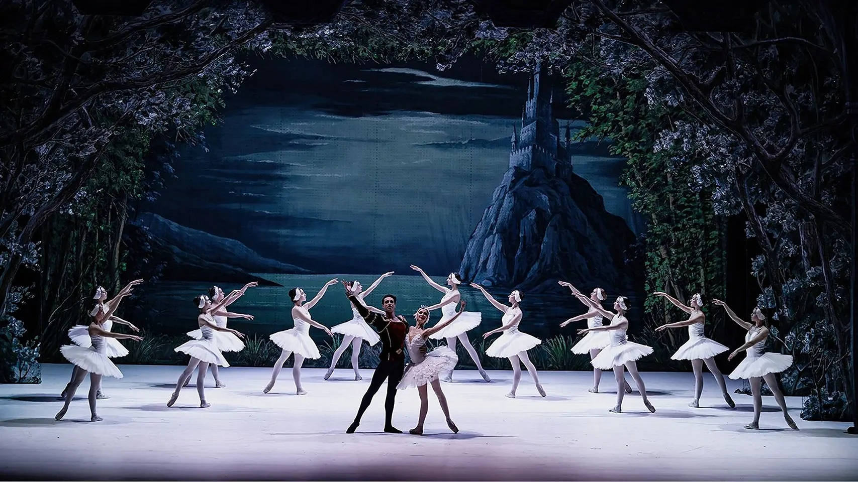 "Jezioro Łabędzie" - Ukrainian Classical Ballet - galeria: zdjęcie 11