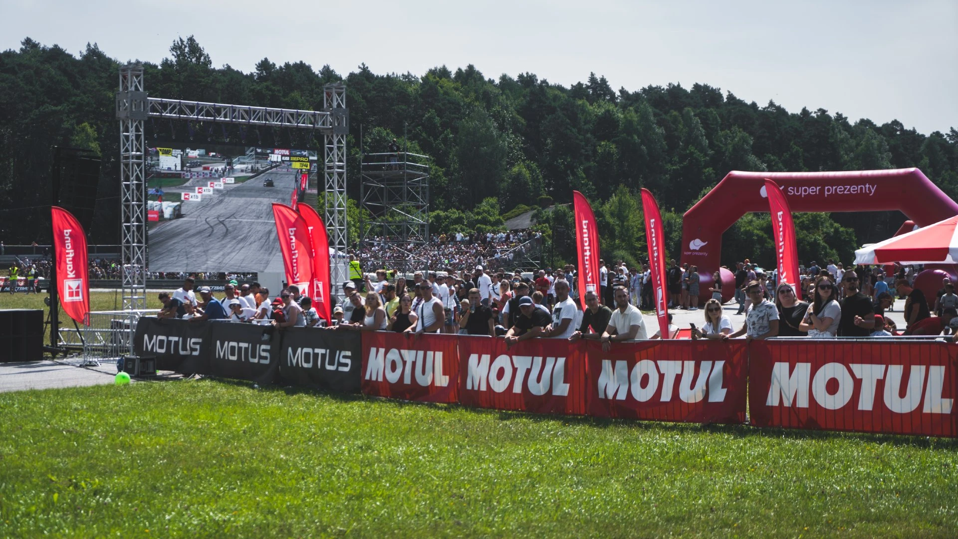 Driftingowe Mistrzostwa Polski 2025 - 15 Years Of Smoke - galeria: zdjęcie 2