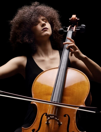 Symfoniczne brzmienie filmów: Jak orkiestry symfoniczne podnoszą wartość artystyczną muzyki filmowej?