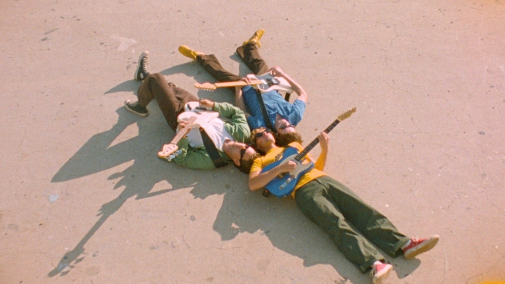 almost monday wystąpi w Polsce! Poznaj twórców albumu “DIVE”