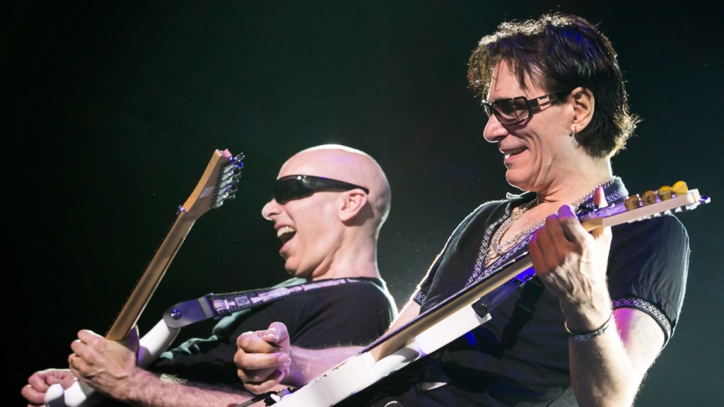 Joe Satriani i Steve Vai wystąpią w Polsce! Szykuj się na koncert SatchVai Band