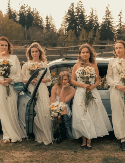 Lor wspierają Kathie w nowym utworze