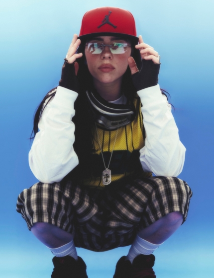 Billie Eilish czyta nazwy przystanków w Krakowie