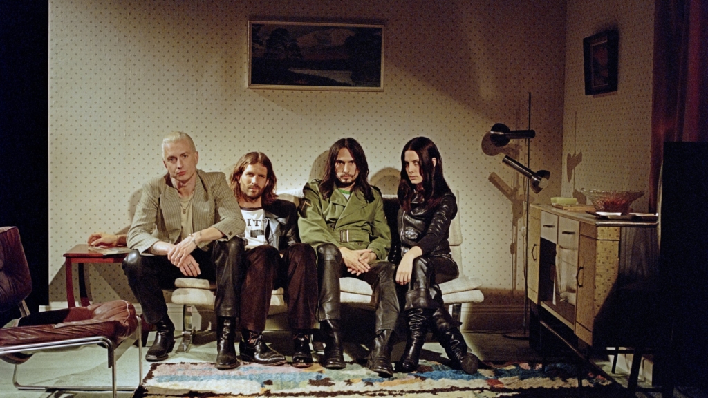 Wolf Alice publikuje singiel “The Sofa”. Premiera “The Clearing” coraz bliżej!