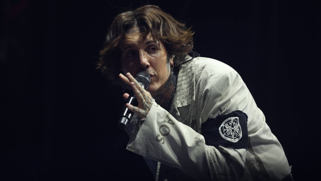 Bring Me The Horizon w innym klimacie. Posłuchaj “Lo-Files”!