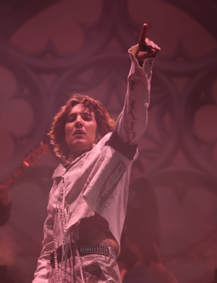 Jak powstał wielki hit Bring Me The Horizon – “Can You Feel My Heart”?