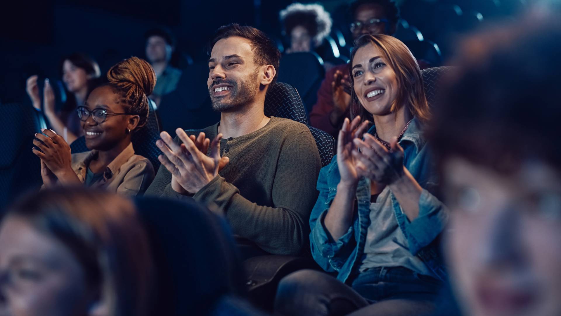 10 spektakli na jesień – które warto zobaczyć?