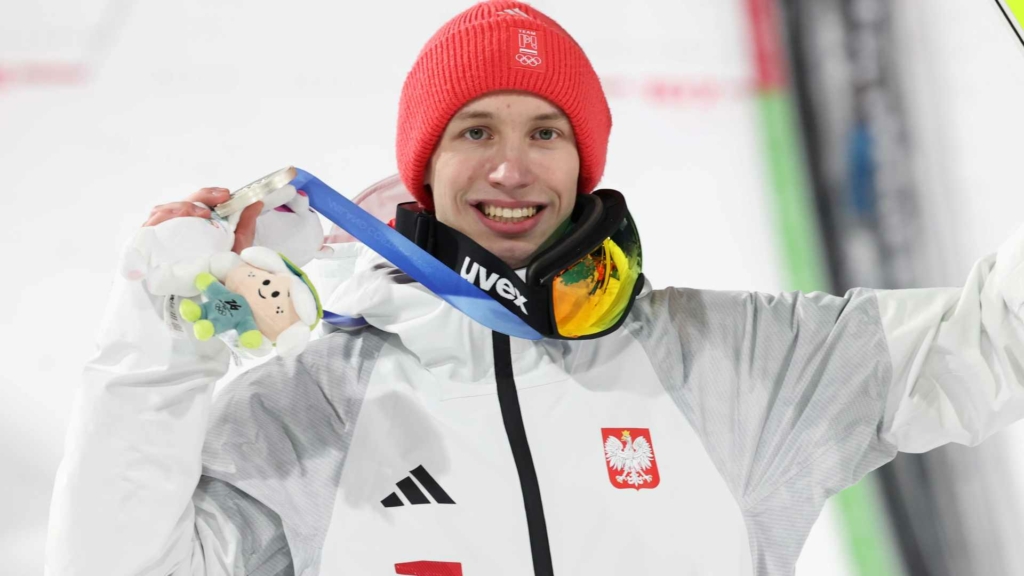Najpierw medale Igrzysk Olimpijskich, a teraz to! Kacper Tomasiak zaprezentuje się na Red Bull Skoki w Punkt