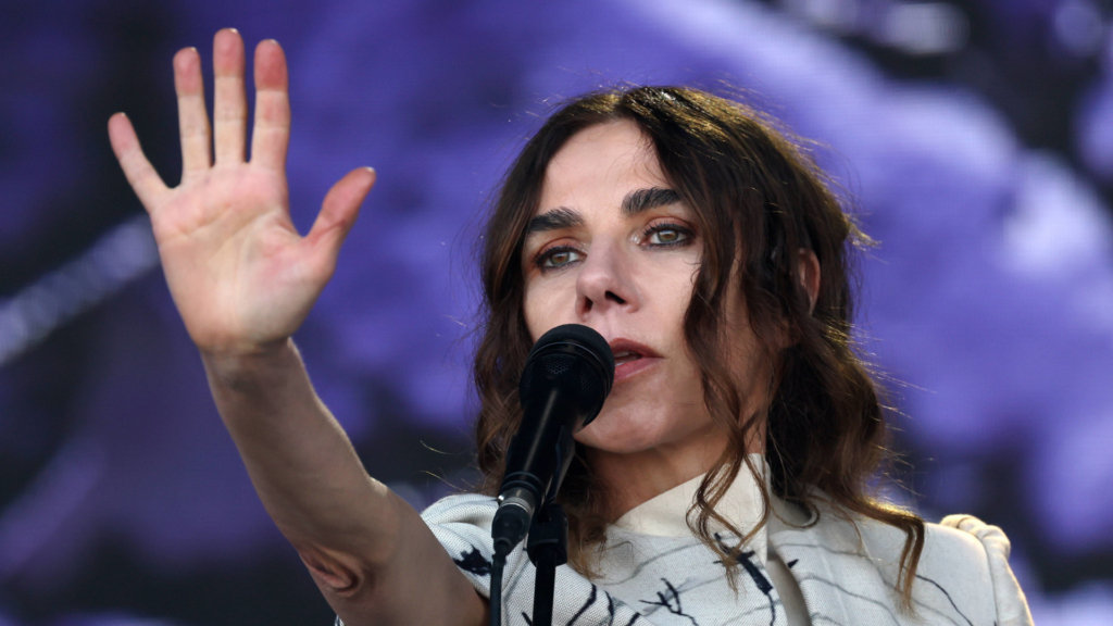 PJ Harvey zabiera nas w kosmos z singlem “Voyager”. Artystka nagrywa nowy album